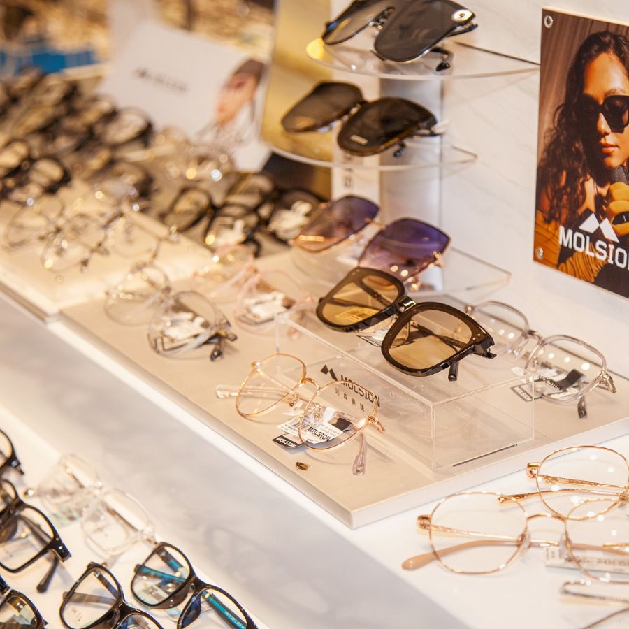 Nơi trưng bày bộ sưu tập kính gọng vuông của Kính Hải Triều