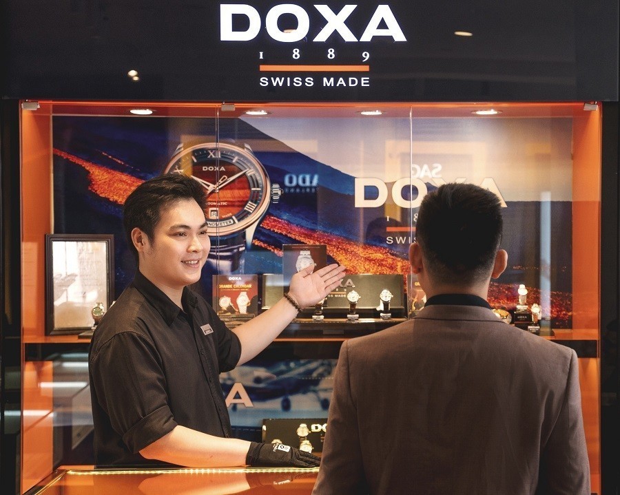 Địa chỉ mua đồng hồ đính đá nam