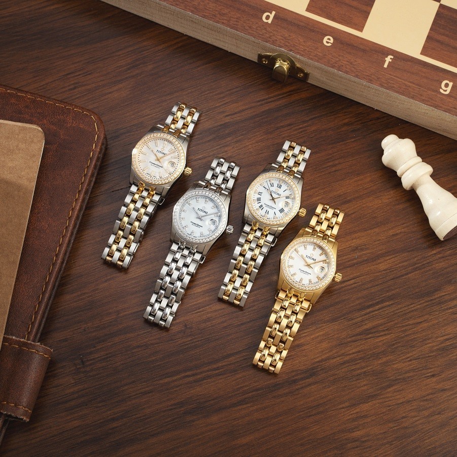 Ngoại diện sang trong, cổ điển của dòng đồng hồ đính đá nữ Titoni Cosmo Queen