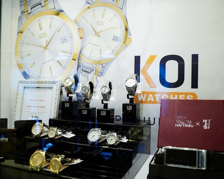 Review hãng đồng hồ đính đá có chất lượng tốt nhất hiện nay 5 Tủ đồng hồ KOI tại Đồng Hồ Hải Triều